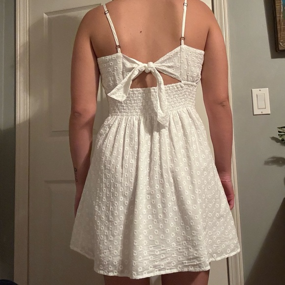 Hollister white dress - Picture 3 of 4
